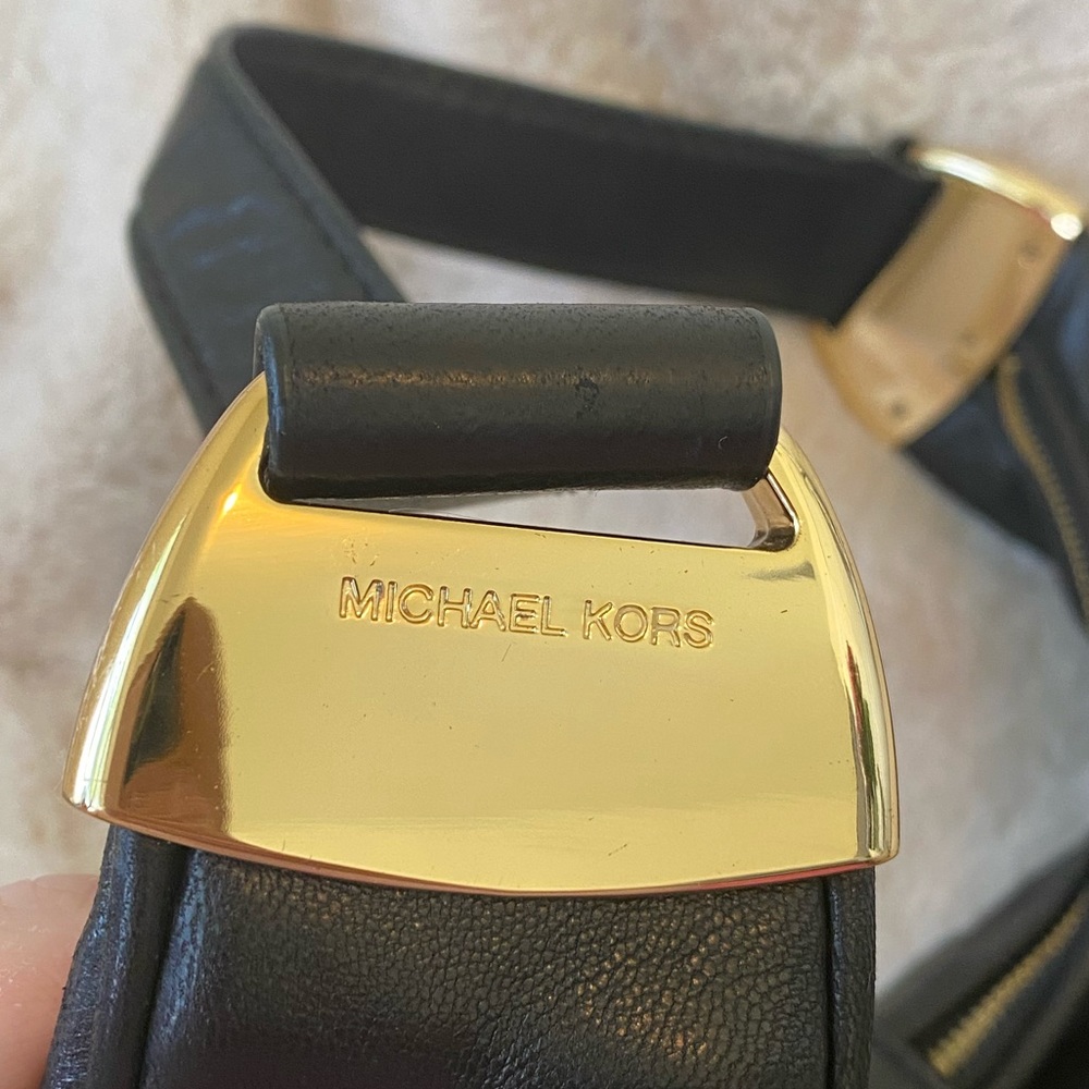 Michael Kors Leather Purse with Gold tone Hardware - Picture 3 of 8